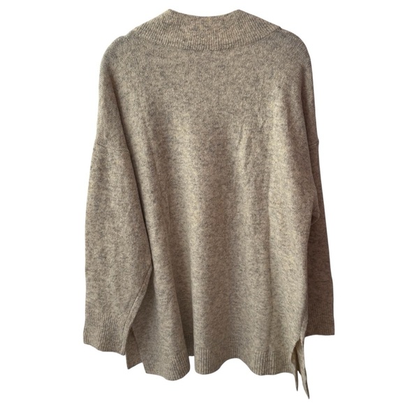 NEW Time and Tru Deep V-Neck Cozy Extremely Soft Sweater Color Oatmeal Size XL - Picture 5 of 11